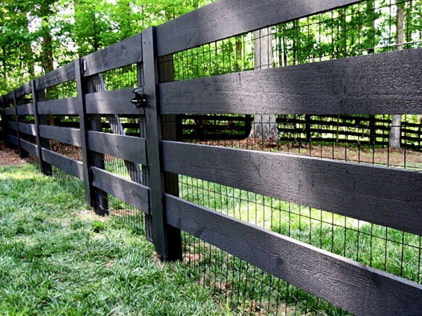 Black Metal Rectangular Goat Fence