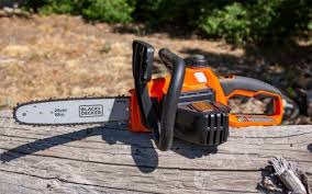 BLACK+DECKER MAX Cordless Chainsaw (LCS1020)