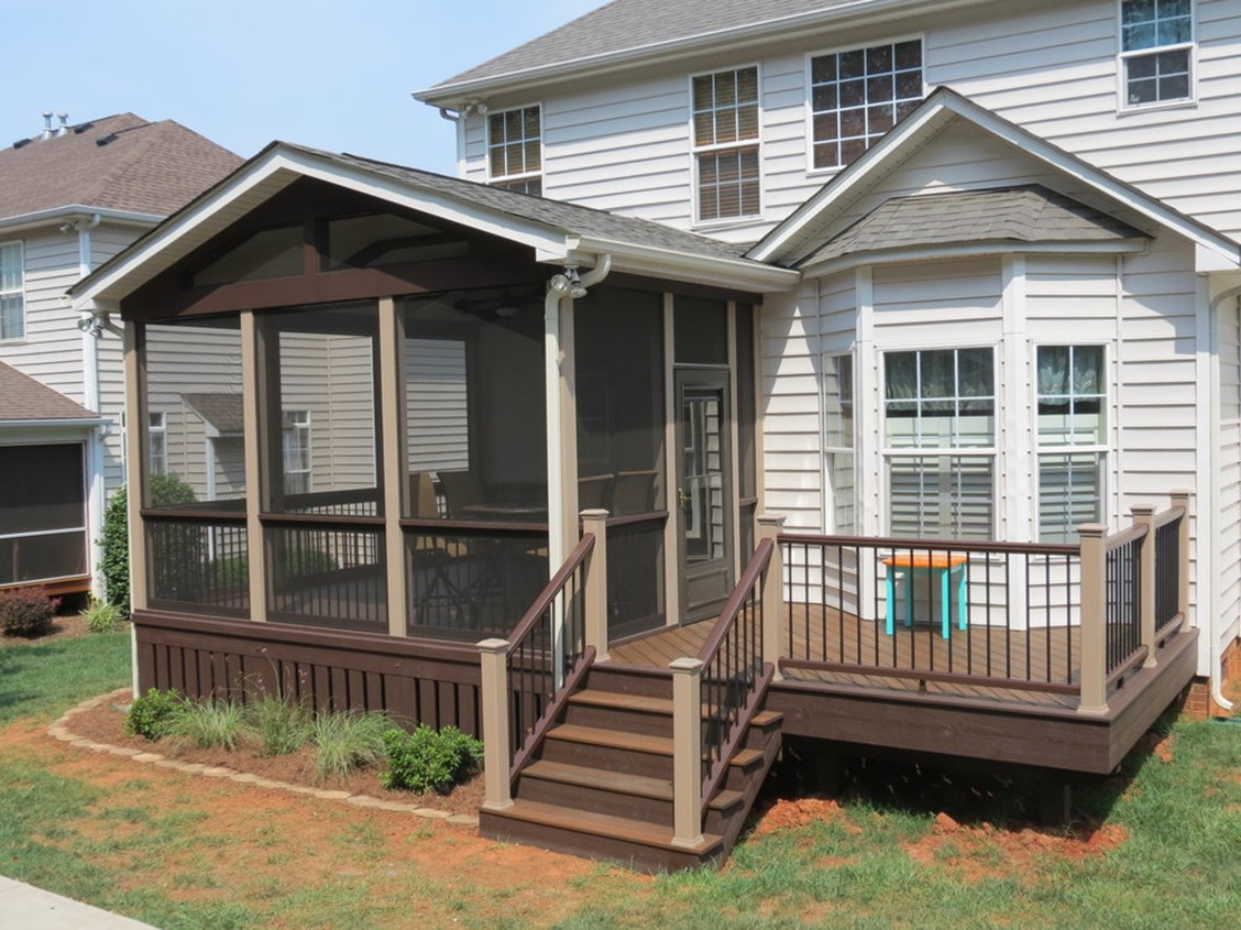 Benefits that a Screened-in Porch Offers