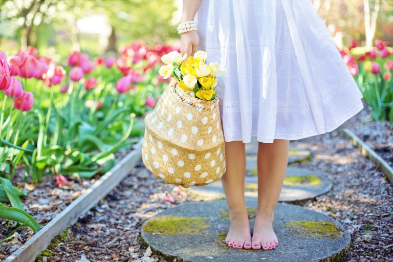 Bringing Nature Indoors: How to Create a Serene Floral Haven in Your Home