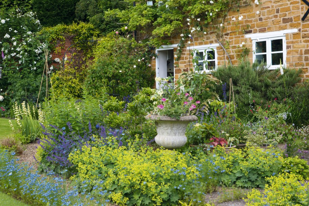 Adorning Cottages