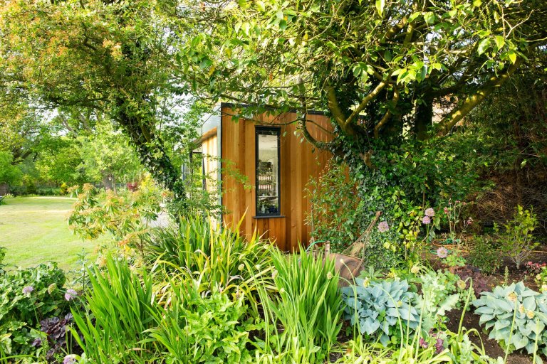 Top 10 Design Ideas for Crafting a Luxurious Garden Room